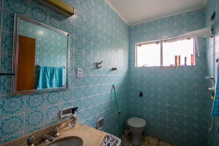 Casa à venda com 450m², 6 quartos e 6 vagasBanheiro do quarto 1