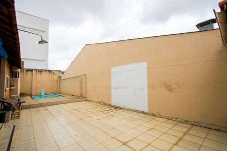 Casa à venda com 450m², 6 quartos e 6 vagasQuintal