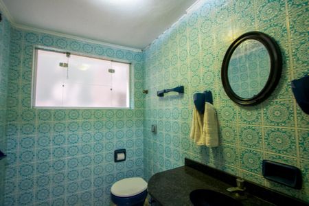 Casa à venda com 450m², 6 quartos e 6 vagasBanheiro social 1