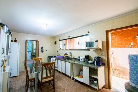 Casa à venda com 450m², 6 quartos e 6 vagasCozinha