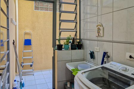 Casa à venda com 170m², 3 quartos e 2 vagasÁrea de Serviço