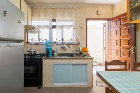 Casa à venda com 90m², 3 quartos e 2 vagasCozinha