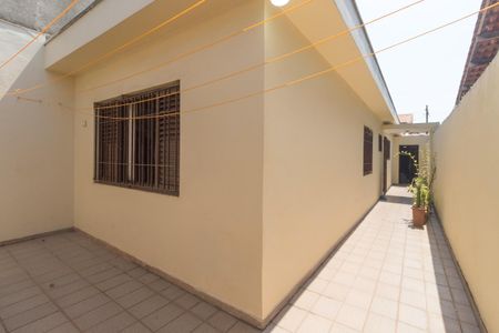 Casa à venda com 90m², 3 quartos e 2 vagasVista externa