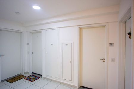 Apartamento à venda com 46m², 2 quartos e 1 vagaHall de entrada