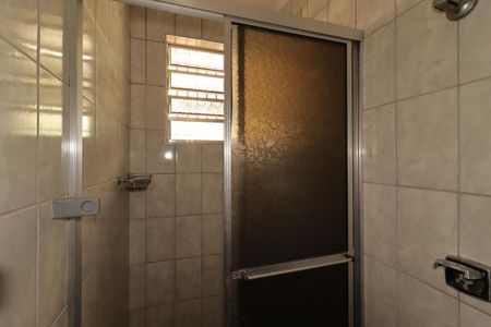 Banheiro de casa para alugar com 1 quarto, 55m² em Vila Humaita, Santo André