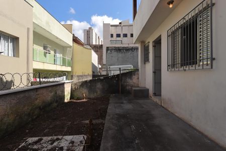 Casa para alugar com 55m², 1 quarto e sem vagaQuintal