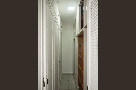 Casa para alugar com 320m², 2 quartos e sem vagaQuarto - Closet