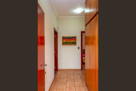 Casa para alugar com 2000m², 4 quartos e sem vagaCorredor