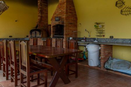 Casa para alugar com 2000m², 4 quartos e sem vagaÁrea Comum- Espaço com churrasqueira