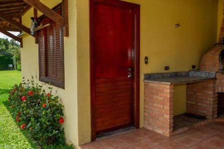 Casa para alugar com 2000m², 4 quartos e sem vagaÁrea Comum- Detalhe Espaço para Churrasco-Quarto de apoio