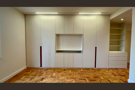 Apartamento à venda com 212m², 3 quartos e 1 vagaSuíte 3