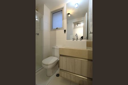 Banheiro de kitnet/studio à venda com 1 quarto, 37m² em Indianópolis, São Paulo