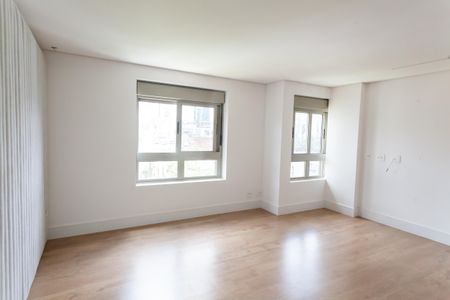 Apartamento à venda com 341m², 4 quartos e 5 vagas Apartamento à venda com 341m², 4 quartos e 5 vagassuite 4