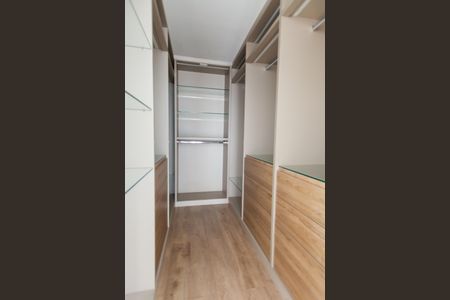 Apartamento à venda com 341m², 4 quartos e 5 vagas Apartamento à venda com 341m², 4 quartos e 5 vagascloset suite 1