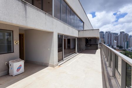 Apartamento à venda com 341m², 4 quartos e 5 vagas Apartamento à venda com 341m², 4 quartos e 5 vagasÁrea externa - cobertura