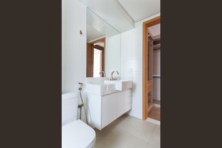 Apartamento à venda com 341m², 4 quartos e 5 vagas Apartamento à venda com 341m², 4 quartos e 5 vagasbanheiro suite 3