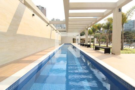 Apartamento à venda com 341m², 4 quartos e 5 vagas Apartamento à venda com 341m², 4 quartos e 5 vagasÁrea comum - Piscina