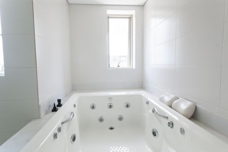 Apartamento à venda com 341m², 4 quartos e 5 vagas Apartamento à venda com 341m², 4 quartos e 5 vagasbanheiro suite 4