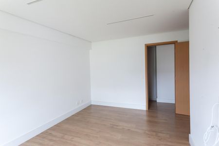 Apartamento à venda com 341m², 4 quartos e 5 vagas Apartamento à venda com 341m², 4 quartos e 5 vagassuite 2