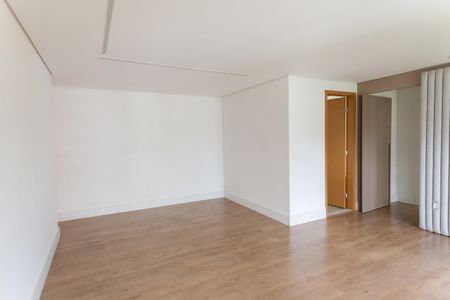 Apartamento à venda com 341m², 4 quartos e 5 vagas Apartamento à venda com 341m², 4 quartos e 5 vagassuite 4