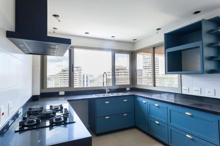 Apartamento à venda com 341m², 4 quartos e 5 vagas Apartamento à venda com 341m², 4 quartos e 5 vagasCozinhaCozinha