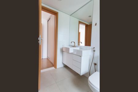 Apartamento à venda com 341m², 4 quartos e 5 vagas Apartamento à venda com 341m², 4 quartos e 5 vagasbanheiro suite 2