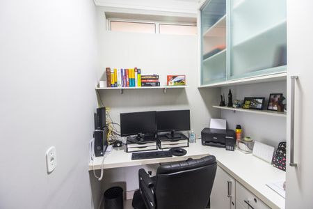 Apartamento à venda com 113m², 2 quartos e 2 vagas Apartamento à venda com 113m², 2 quartos e 2 vagasEscritório