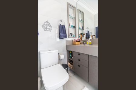 Apartamento à venda com 113m², 2 quartos e 2 vagas Apartamento à venda com 113m², 2 quartos e 2 vagasCloset da suíte