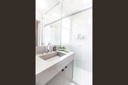 Apartamento à venda com 113m², 2 quartos e 2 vagas Apartamento à venda com 113m², 2 quartos e 2 vagasBanheiro da Suíte