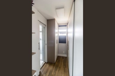 Apartamento à venda com 113m², 2 quartos e 2 vagas Apartamento à venda com 113m², 2 quartos e 2 vagasCloset da suíte