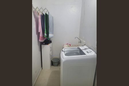 Casa à venda com 75m², 3 quartos e 1 vaga Casa à venda com 75m², 3 quartos e 1 vagaÁrea de serviço