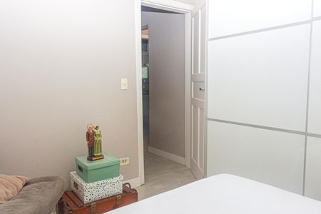 Quarto 2 de casa à venda com 2 quartos, 400m² em Vila Campo Grande, São Paulo