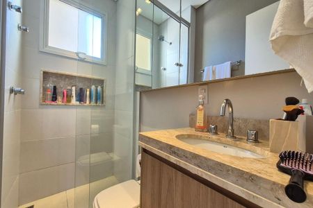 Apartamento à venda com 98m², 2 quartos e 2 vagas Apartamento à venda com 98m², 2 quartos e 2 vagasBanheiro da Suíte