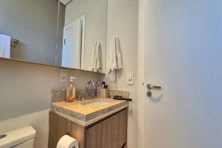 Apartamento à venda com 98m², 2 quartos e 2 vagas Apartamento à venda com 98m², 2 quartos e 2 vagasBanheiro da Suíte