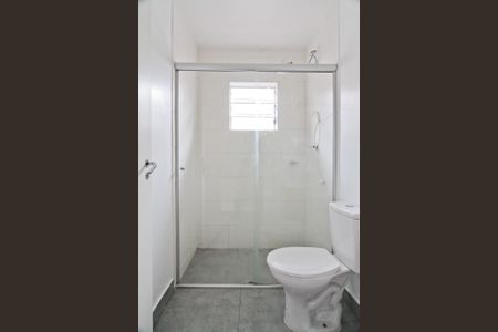 Banheiro de casa para alugar com 1 quarto, 22m² em Vila Mangalot, São Paulo