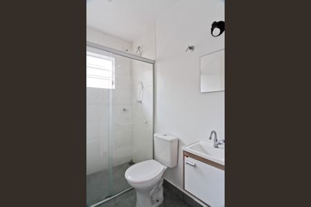 Banheiro de casa para alugar com 1 quarto, 22m² em Vila Mangalot, São Paulo