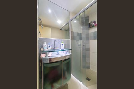 Apartamento à venda com 109m², 2 quartos e 2 vagasBanheiro da Suíte