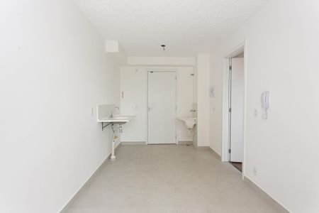Sala de apartamento para alugar com 1 quarto, 28m² em Guaiauna, São Paulo