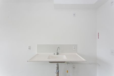 Cozinha de apartamento para alugar com 1 quarto, 28m² em Guaiauna, São Paulo