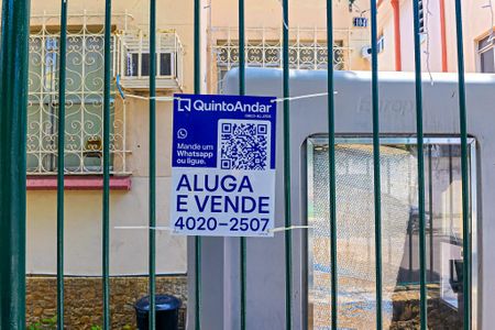 Apartamento para alugar com 79m², 2 quartos e 1 vagaFachada e portaria com placa