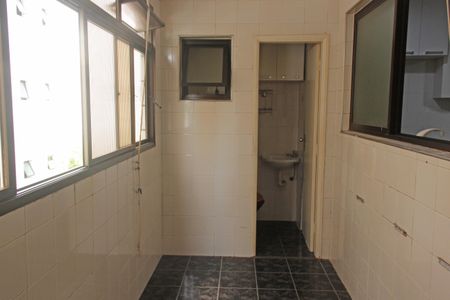 Apartamento para alugar com 213m², 4 quartos e 1 vagaÁrea de Serviço