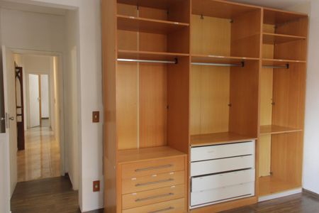 Apartamento para alugar com 213m², 4 quartos e 1 vagaSuite