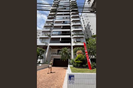 Apartamento para alugar com 213m², 4 quartos e 1 vaga Apartamento para alugar com 213m², 4 quartos e 1 vagaFachada