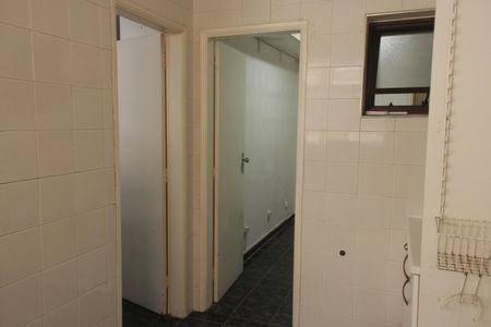 Apartamento para alugar com 213m², 4 quartos e 1 vagaÁrea de Serviço