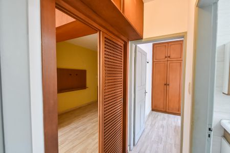 Apartamento para alugar com 93m², 2 quartos e 1 vagaCorredor