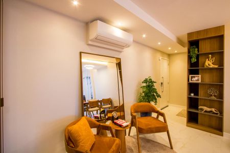 Apartamento à venda com 96m², 2 quartos e 2 vagasSala