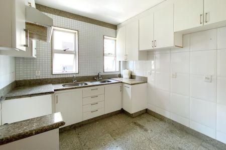 Apartamento para alugar com 242m², 4 quartos e 3 vagasCozinha