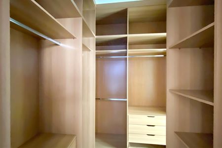Apartamento para alugar com 242m², 4 quartos e 3 vagasCloset da suíte 1