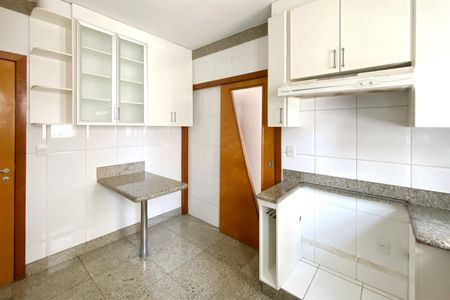 Apartamento para alugar com 242m², 4 quartos e 3 vagasCozinha