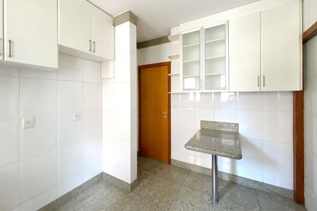Apartamento para alugar com 242m², 4 quartos e 3 vagasCozinha